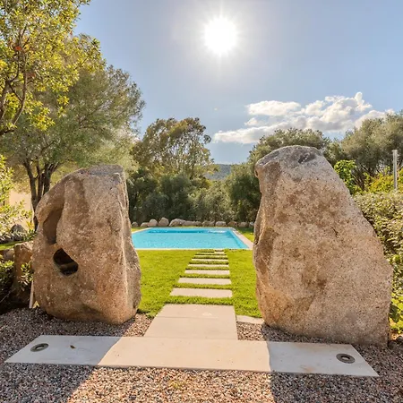 Stazzo La Quercia Piscina Condivisa San Teodoro (Sardinia)