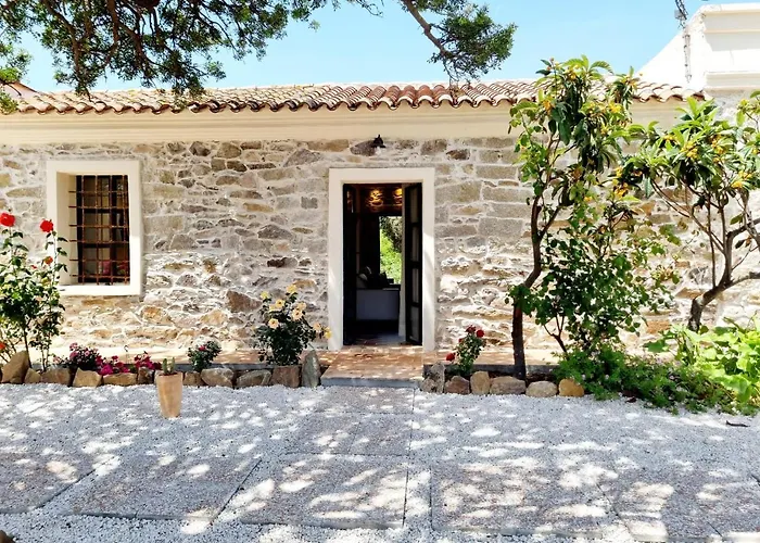 Stazzo La Quercia Piscina Condivisa 公寓 *
