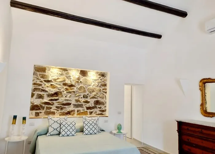 Stazzo La Quercia Piscina Condivisa شقة