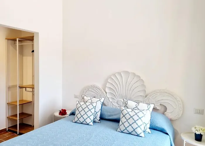 Stazzo La Quercia Piscina Condivisa سان تيودورو