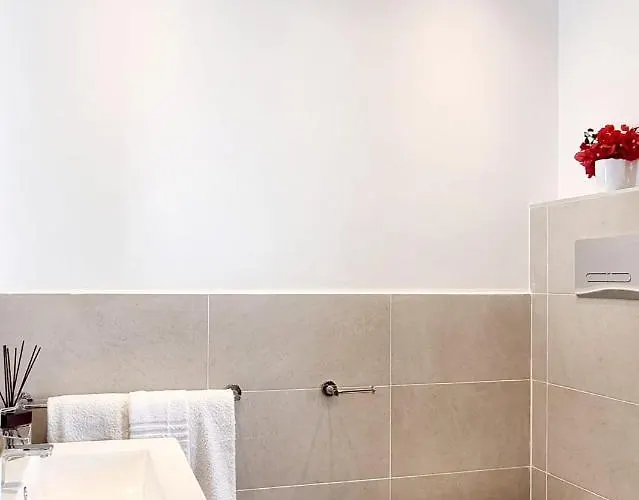 شقة Stazzo La Quercia Piscina Condivisa سان تيودورو