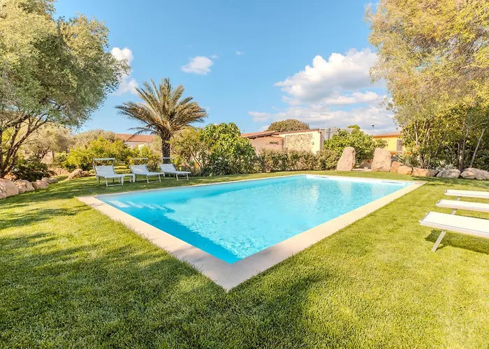 Stazzo La Quercia Piscina Condivisa Apartment